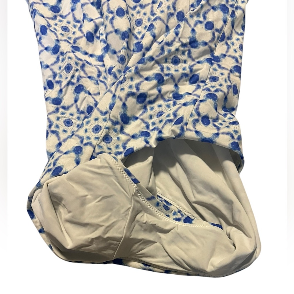 Vilebrequin Women’s Blue Ikat‎ Medusa One Piece Swimsuit - Picture 9 of 10